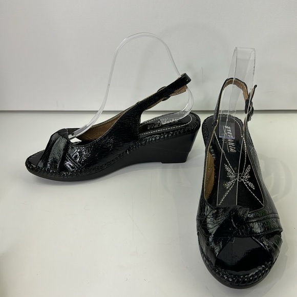 Elegant Black Wedge Sandals - Picture 4 of 11